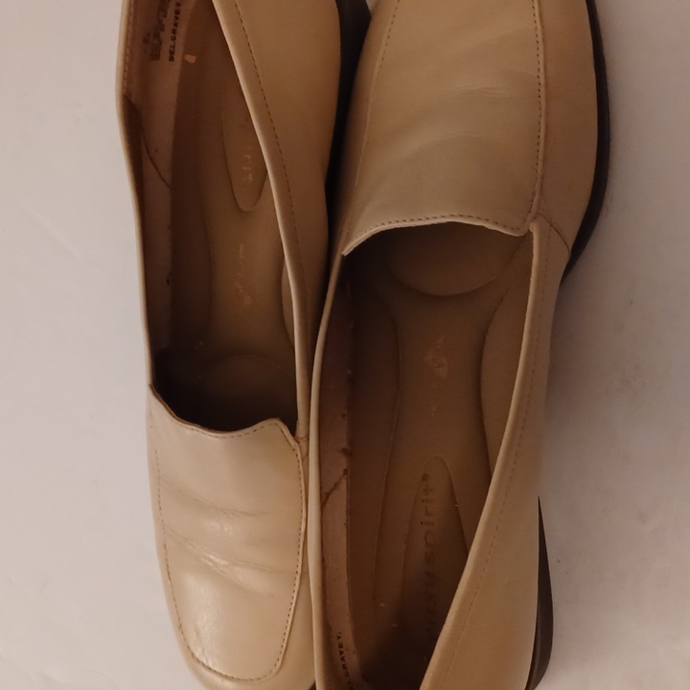 Easy Spirit belgravet size 8 lycra beige slip on shoes leather uppers